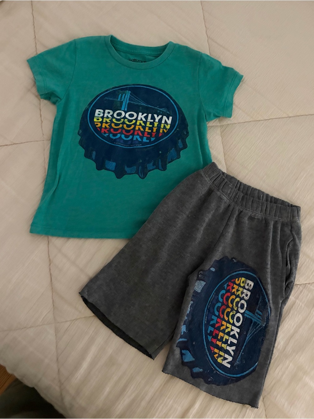Californian Vintage Brooklyn Graphic Tee and Gray Shorts Set (4)